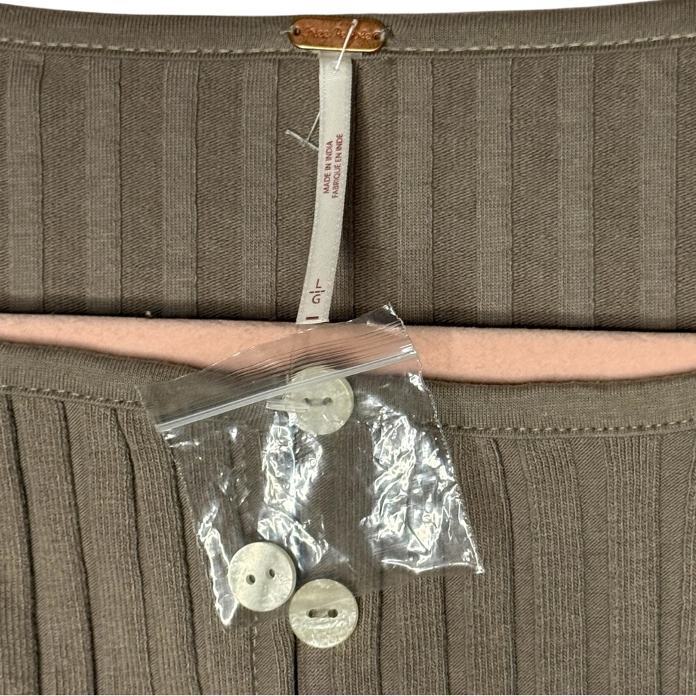 Free People Tilley Fallen Rock Tan Ribbed Button Down Cardigan Size Large NWT - Picture 8 of 12